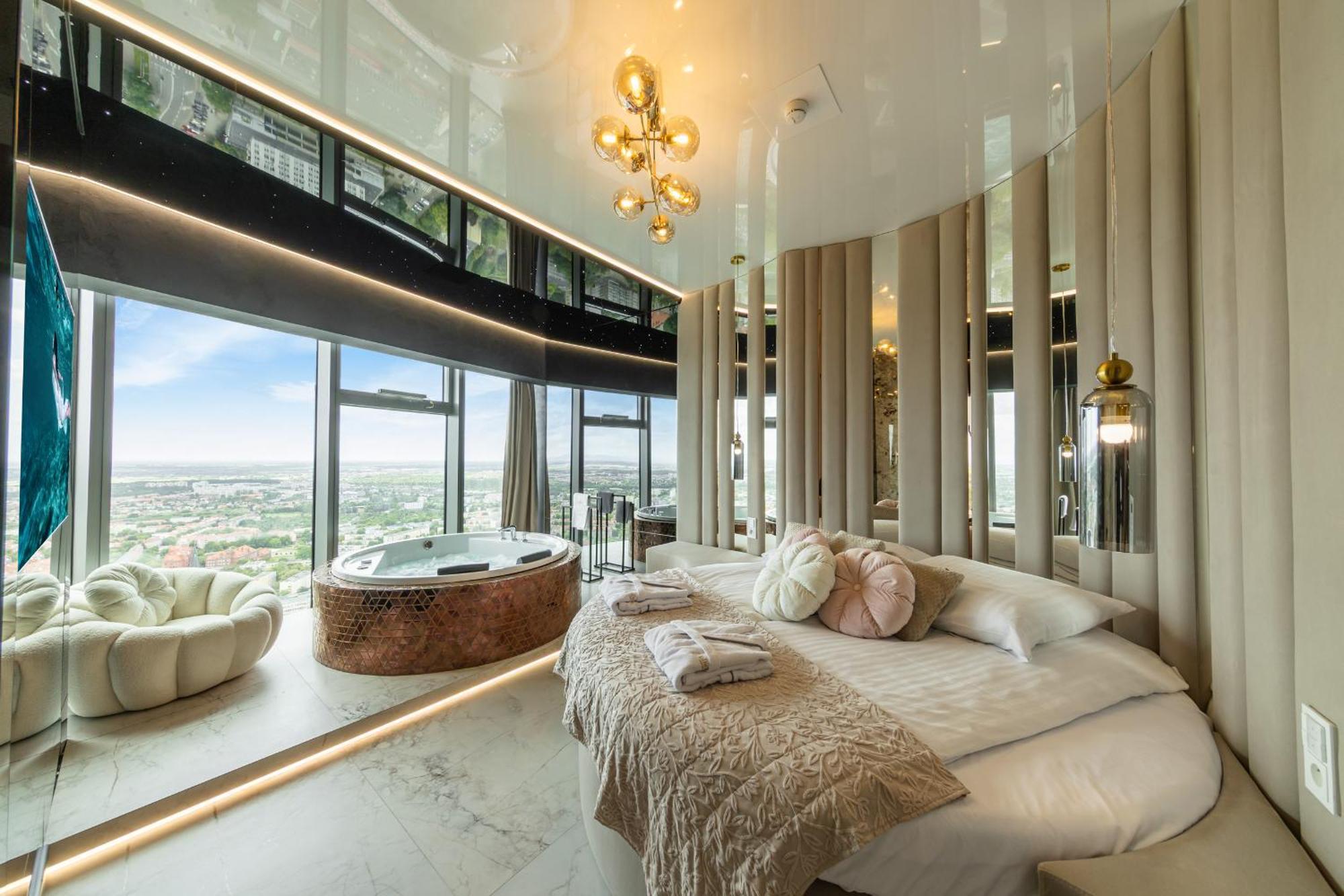In The Sky - Apartamenty W Sky Tower Wroclaw Bagian luar foto